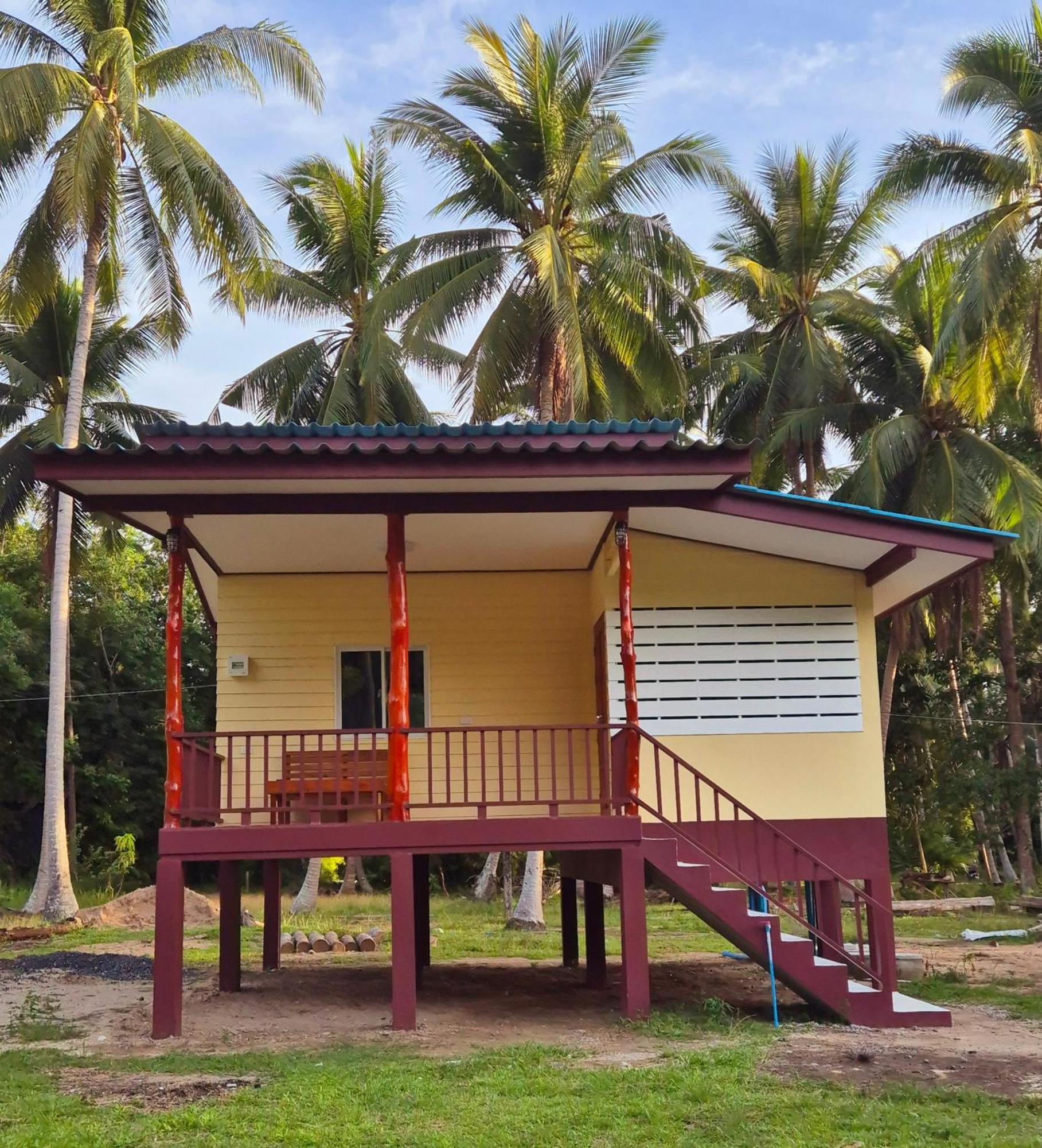 Ban Tai, New Houses, 1 Bedroom With Ac In Quiet Area Close To Main Road Holiday home